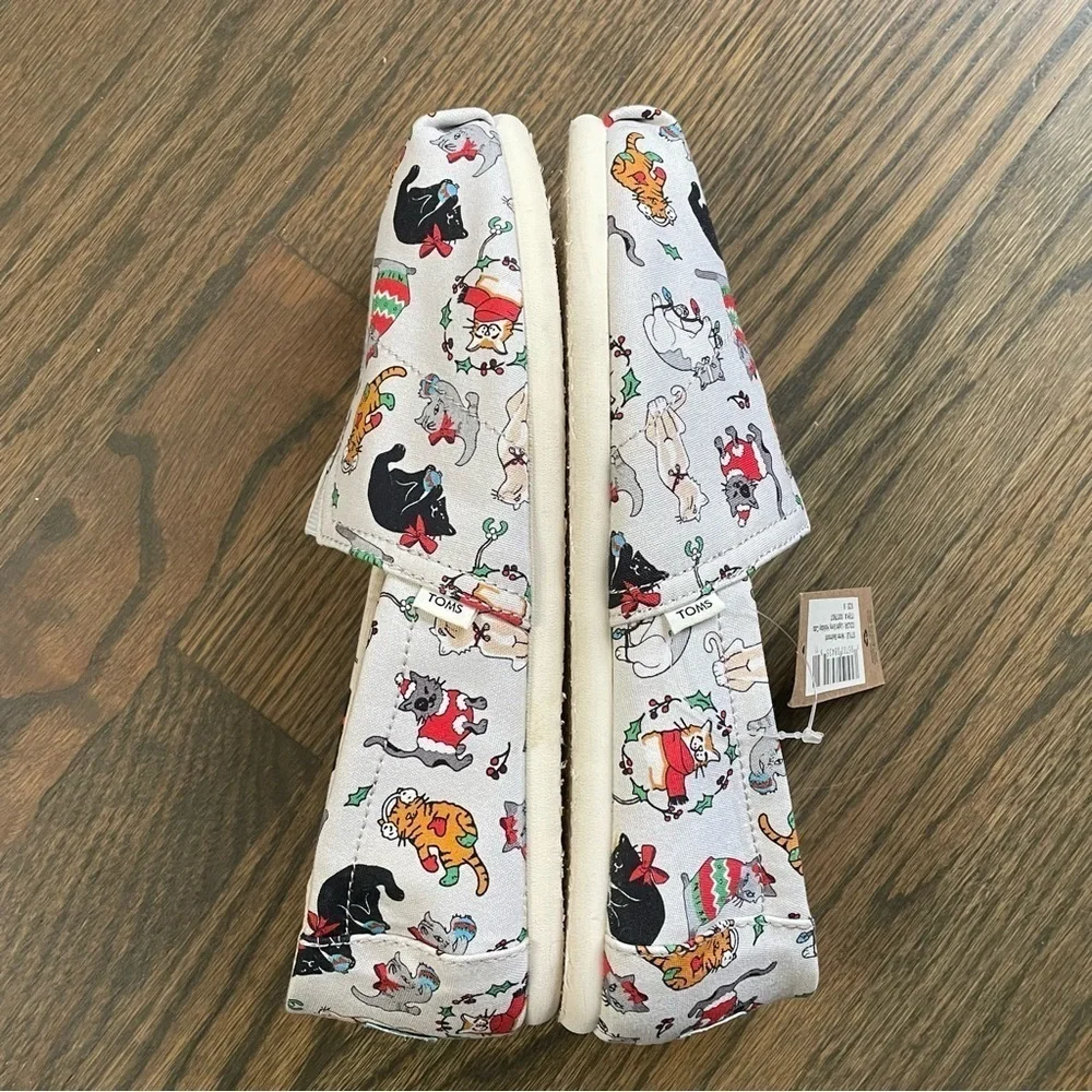 New TOMS Women’s Belmont Holiday Cats Print Ortholite Flats Shoe in Light Gray 8